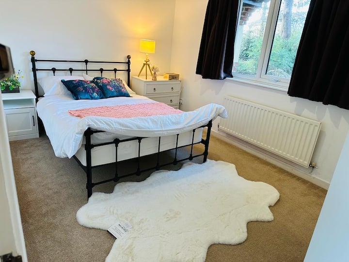3 Bed House, Rooms Available With Sharing Others - Chichester