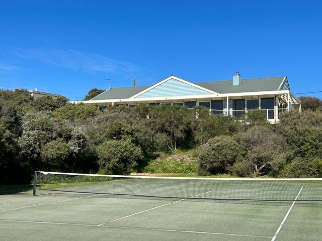 Bass Super Size 5 Bed Holiday Home Tennis & Views! gallery image 2