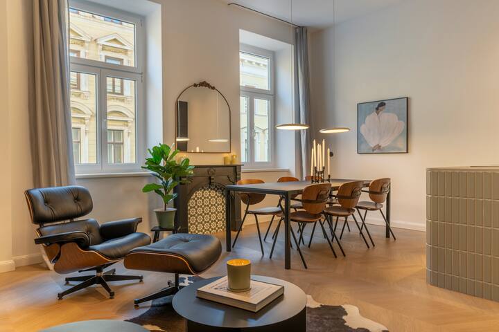 josef’s home | Modern Deluxe Suite near Augarten gallery image 4