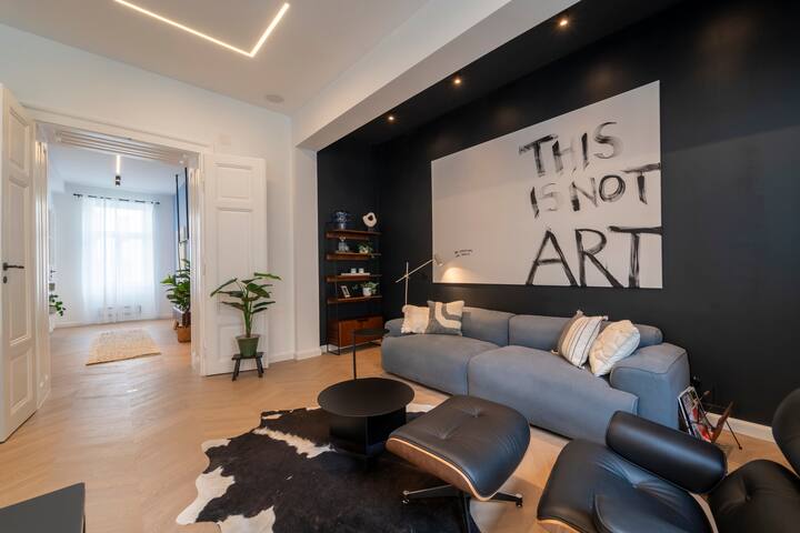 josef’s home | Modern Deluxe Suite near Augarten gallery image 2