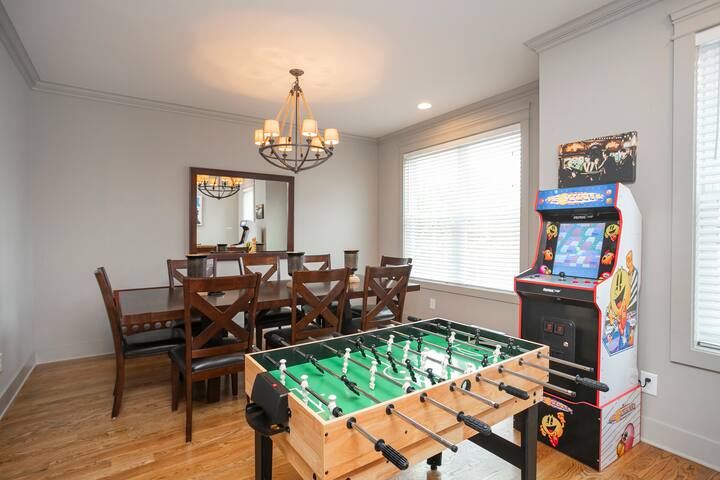 Spacious Townhouse Roof Deck/Views Near Music Row gallery image 5