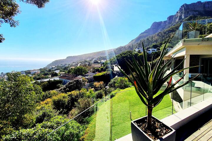 The Llandudno-Villa With Breathtaking Ocean Views gallery image 2