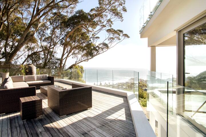 The Llandudno-Villa With Breathtaking Ocean Views gallery image 4