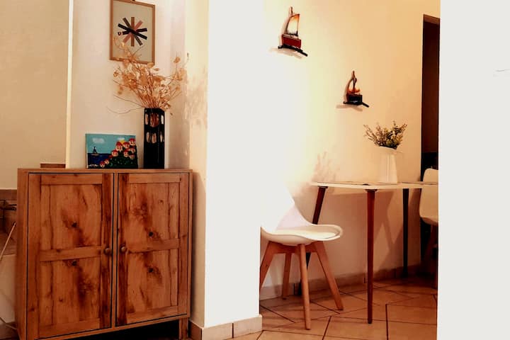 Spacious Two Bedroom Flat With Free Parking - Paxos