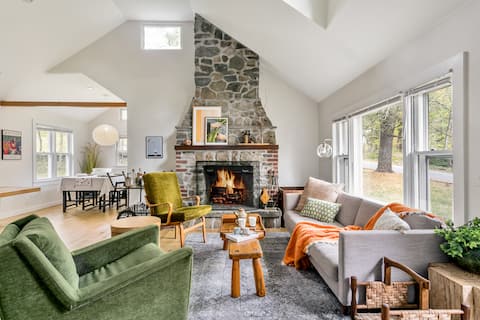 Cozy Country Home on 5 acres | Hudson 20 min