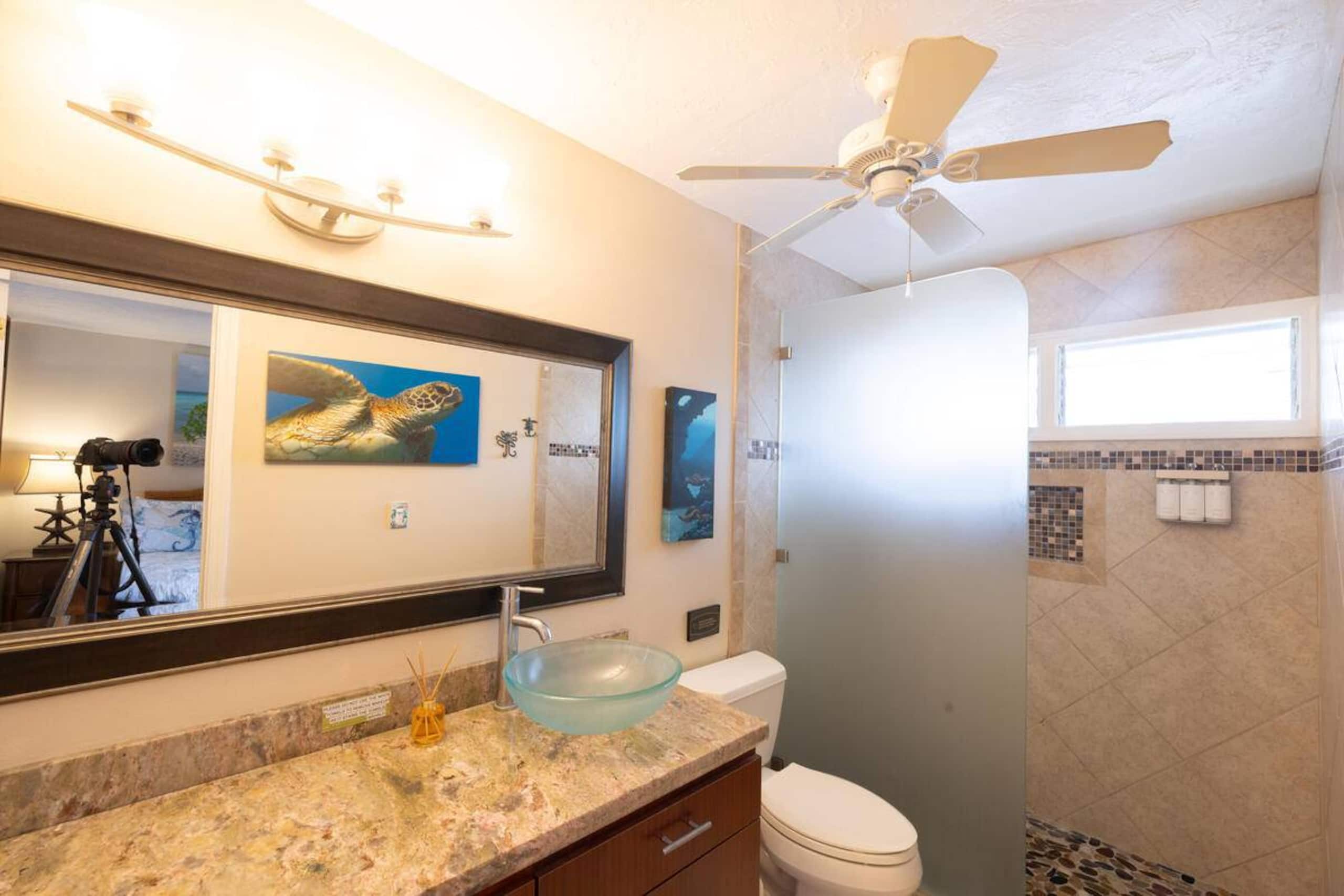 Condo in Kailua-Kona · ★4.94 · 1 bedroom · 2 beds · 1 private bath - Image 23