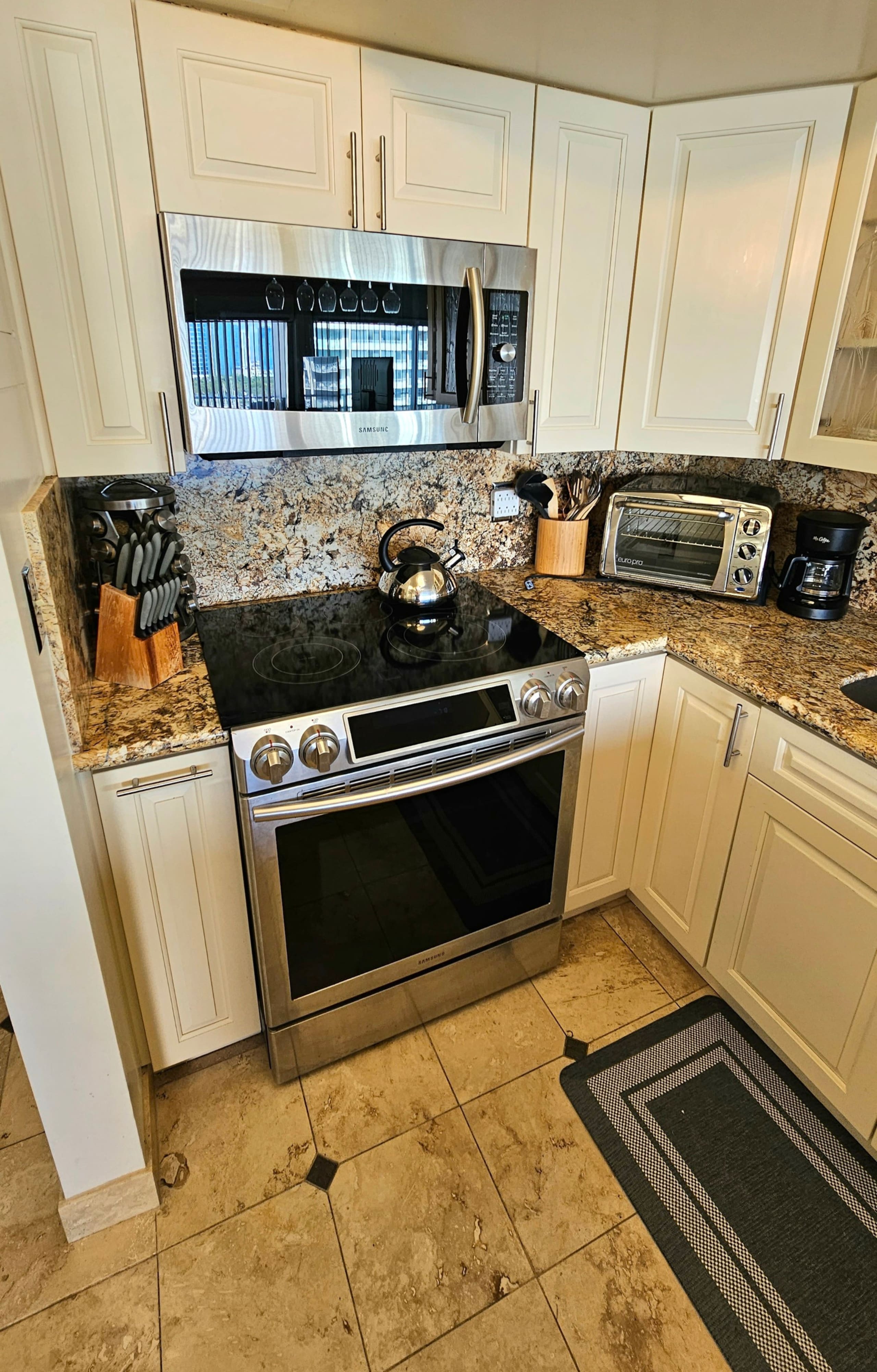 Condo in Honolulu · ★4.96 · 1 bedroom · 1 bed · 1 private bath - Image 8