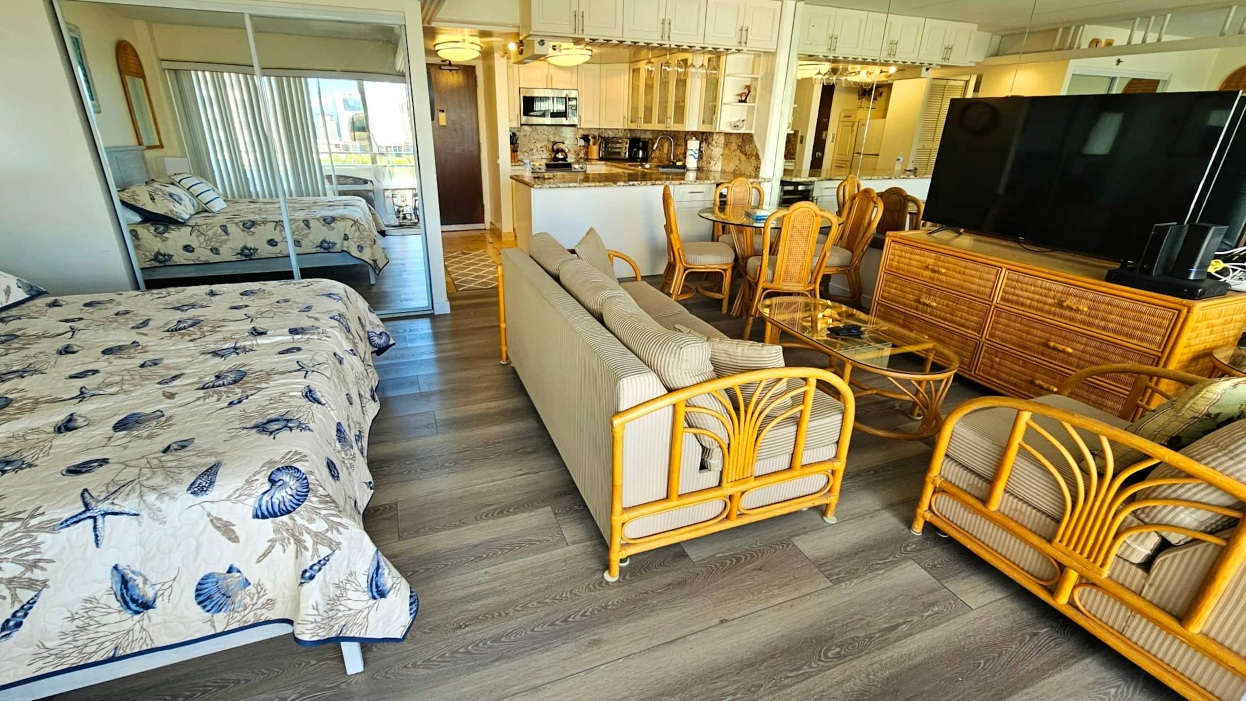 Condo in Honolulu · ★4.96 · 1 bedroom · 1 bed · 1 private bath - Image 15