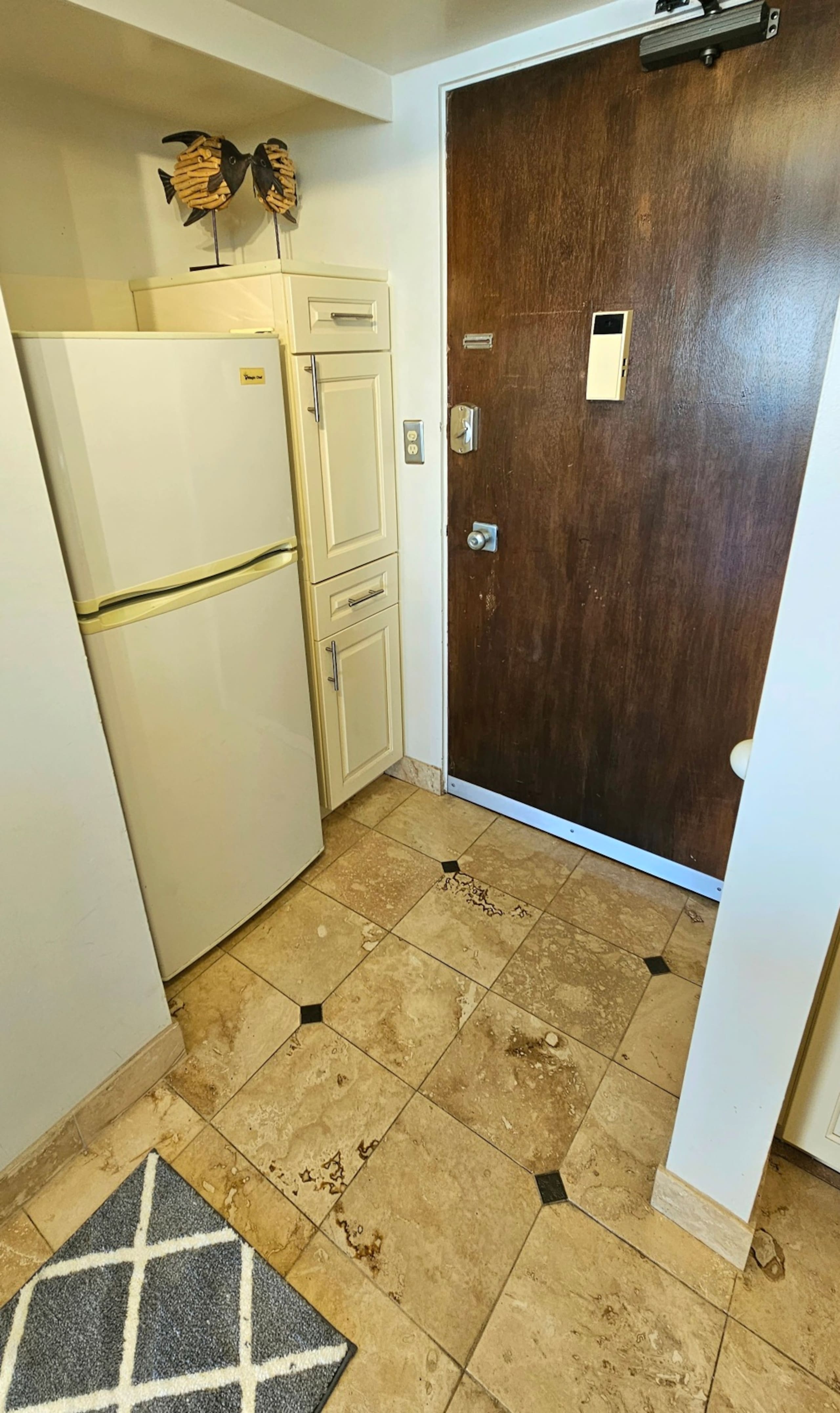 Condo in Honolulu · ★4.96 · 1 bedroom · 1 bed · 1 private bath - Image 10