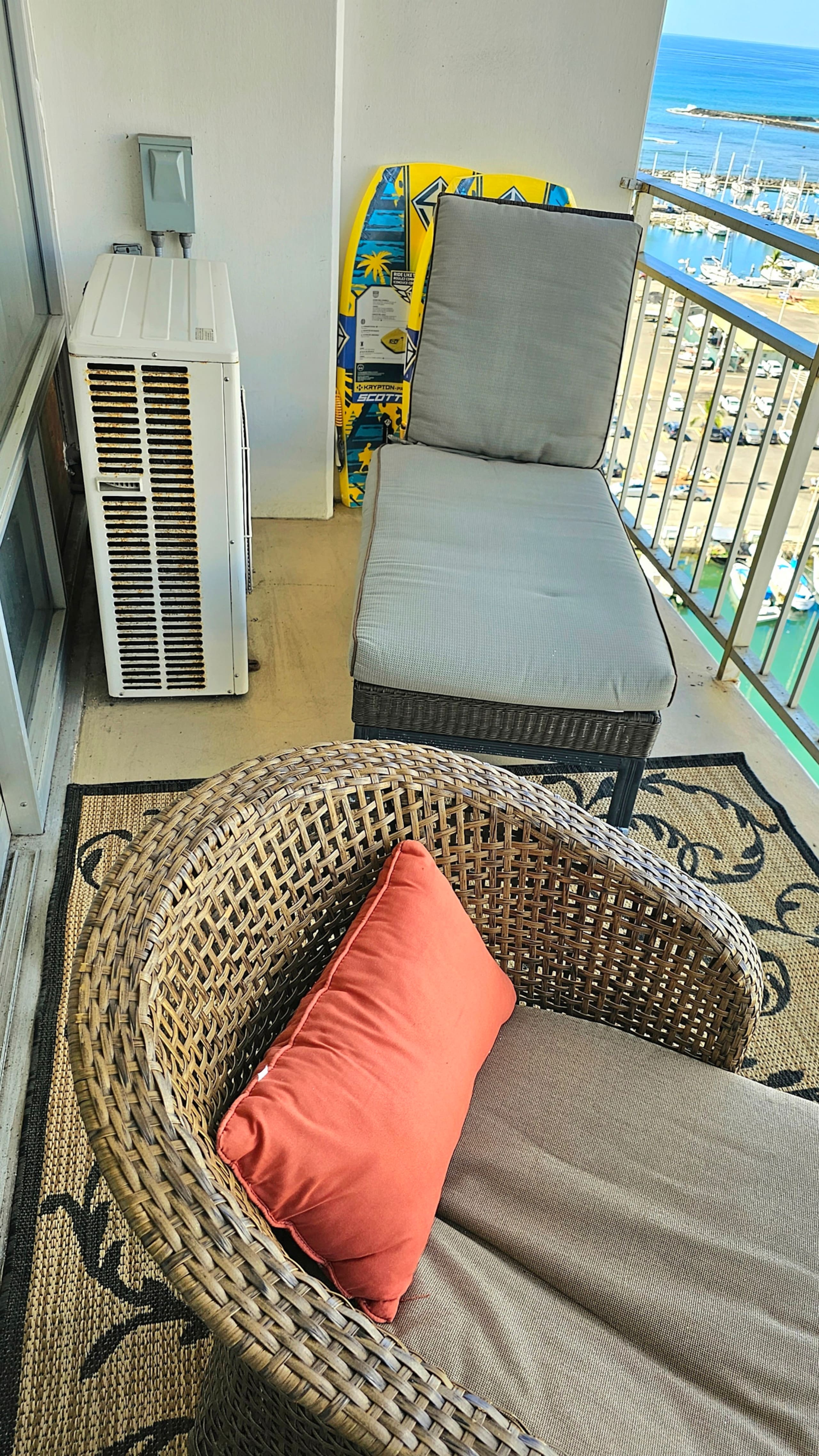 Condo in Honolulu · ★4.96 · 1 bedroom · 1 bed · 1 private bath - Image 27