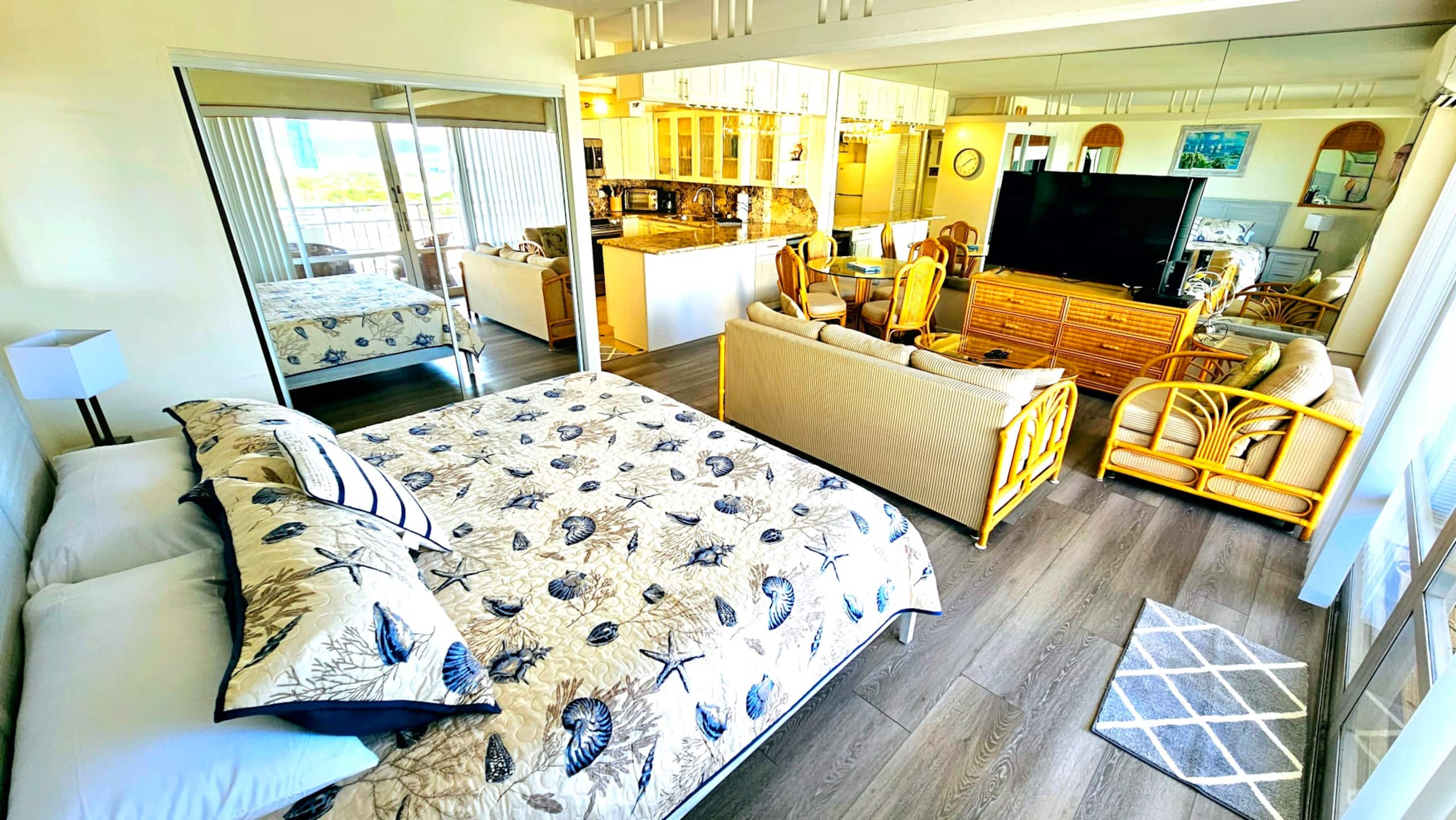 Condo in Honolulu · ★4.96 · 1 bedroom · 1 bed · 1 private bath - Image 14