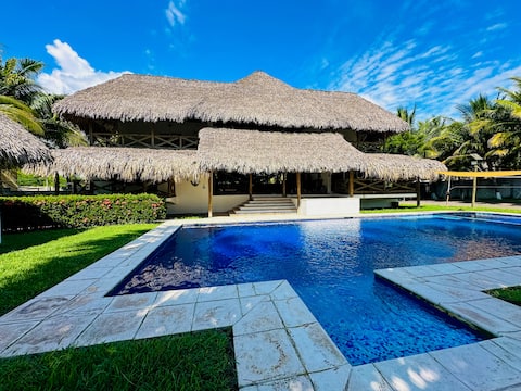 Villa Ensueño, road to Monterrico