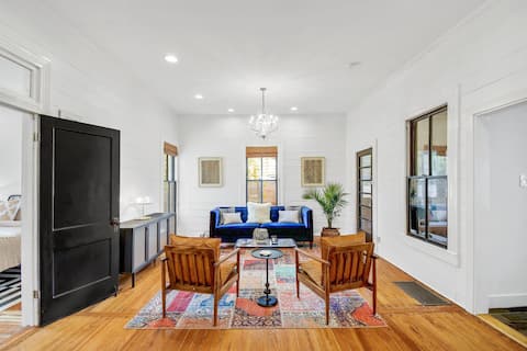 Top performing Airbnb: Vintage Bungalow Oasis Near SoCo & Downtown in Galindo