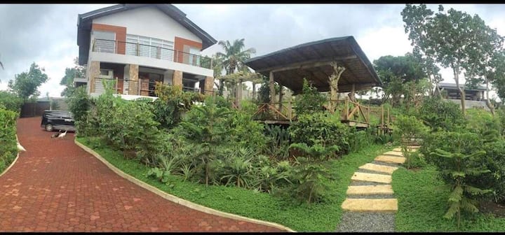 Enriquez Villa 3 - Tagaytay