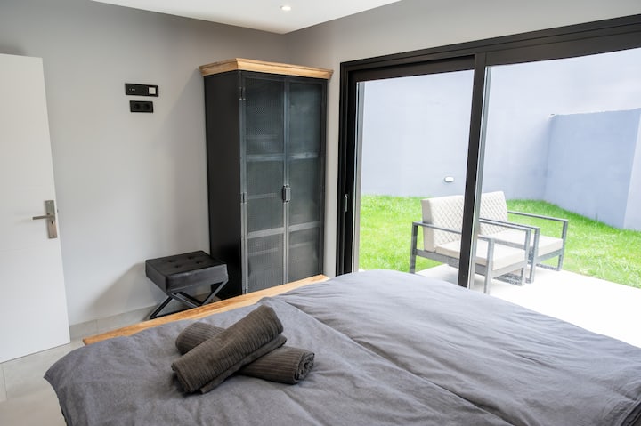 带独立露台的4号卧室。