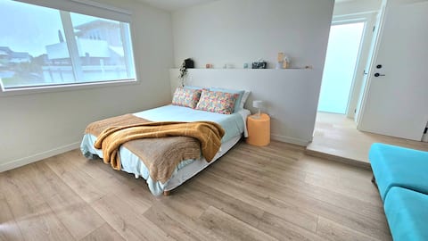 Sandy Feet Retreat by the beach with breakfast