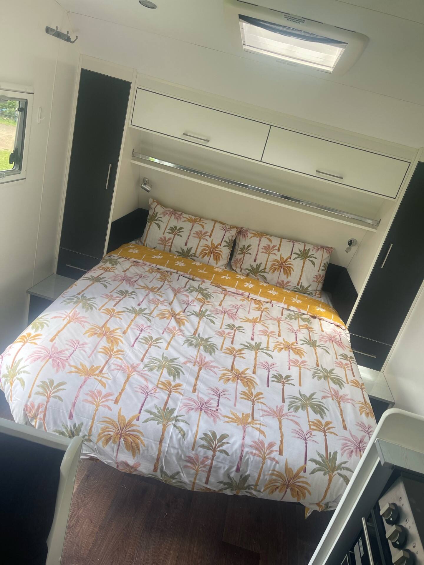 Farm Stay Caravan Close To Hot Pools 2