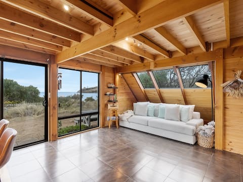 Cozy beach retreat - Clifton Dunes