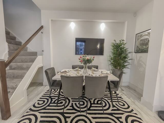 Tranquil Urban Oasis in Kensington gallery image 3