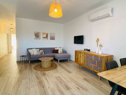 Sea & Sun ~ Cozy, new apartment near the beach