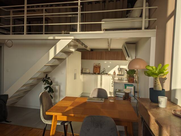 Appartement typique canut, paisible et lumineux gallery image 2
