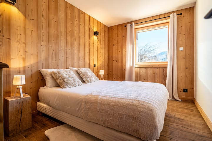 חדר שינה 2 | קומת קרקע

מיטה זוגית אחת