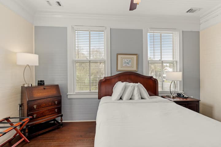 Coombs House Inn & Suites - Nq - St. George Island, FL