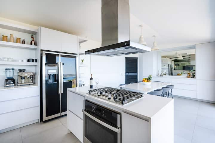 Los Roques | Luxury Oceanview Villa 4 bd 4.5 bth
