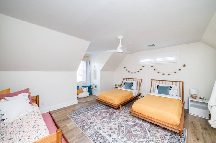 JOYAS DORADAS | Dormitorio para niños (cuatro camas individuales)