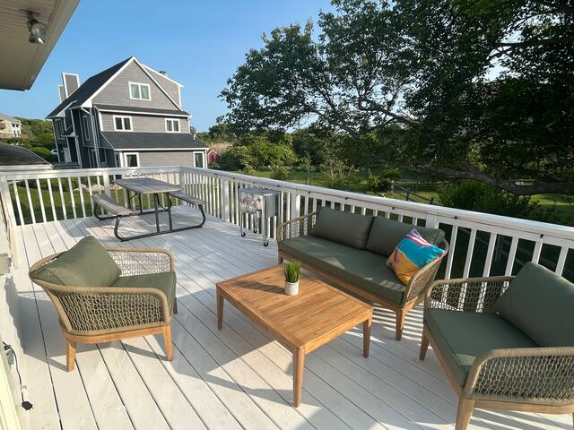 Retro Beach House! Beach Gear Included! gallery image 2