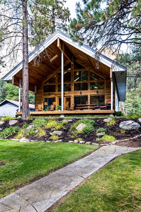 White Pass Luxury Cabin
