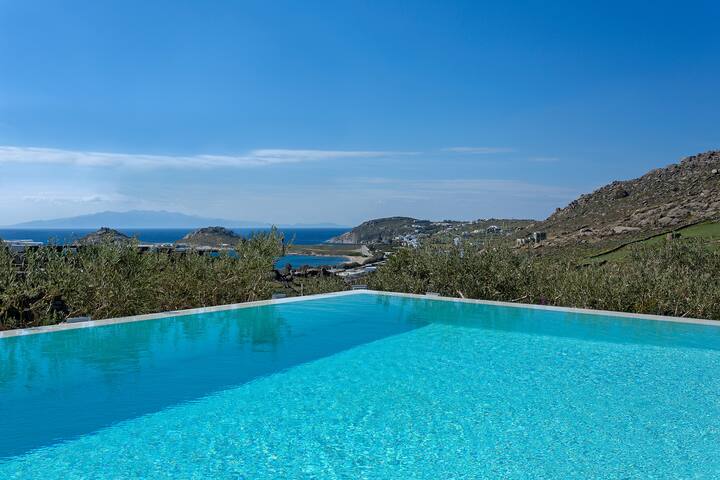 Villa Casa di Luna – Views and ample space. gallery image 2