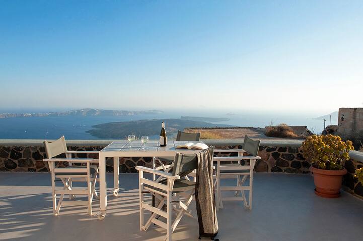 ikia kriton-traditional house on the caldera gallery image 3