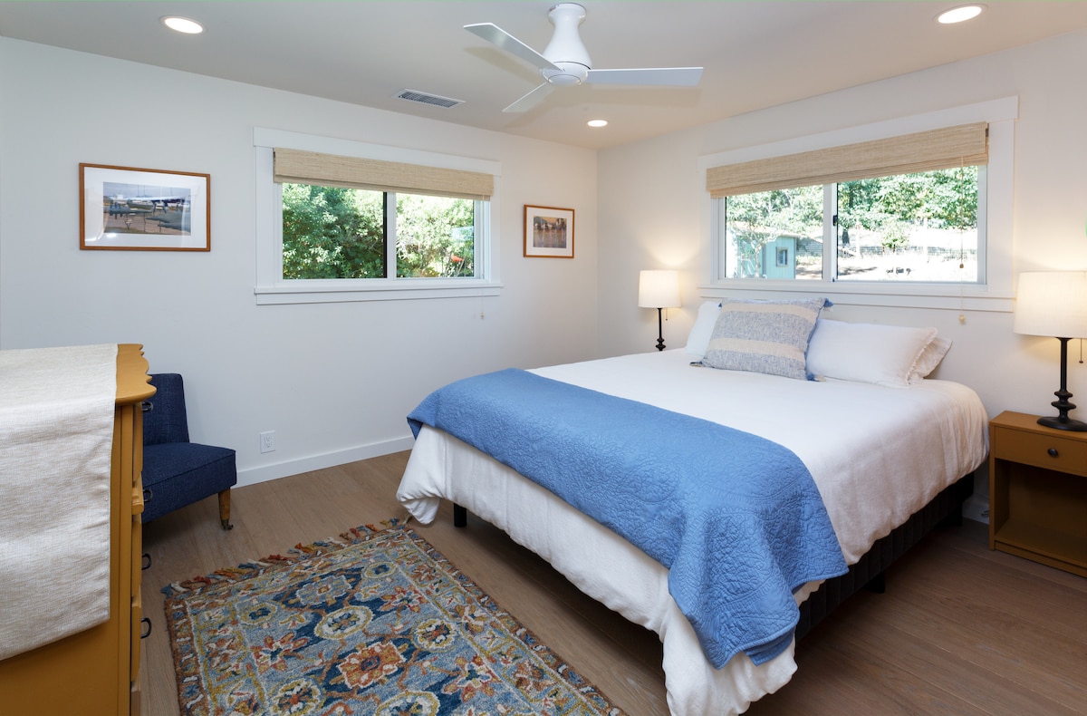 ห้องนอน 2: เตียงควีนไซส์