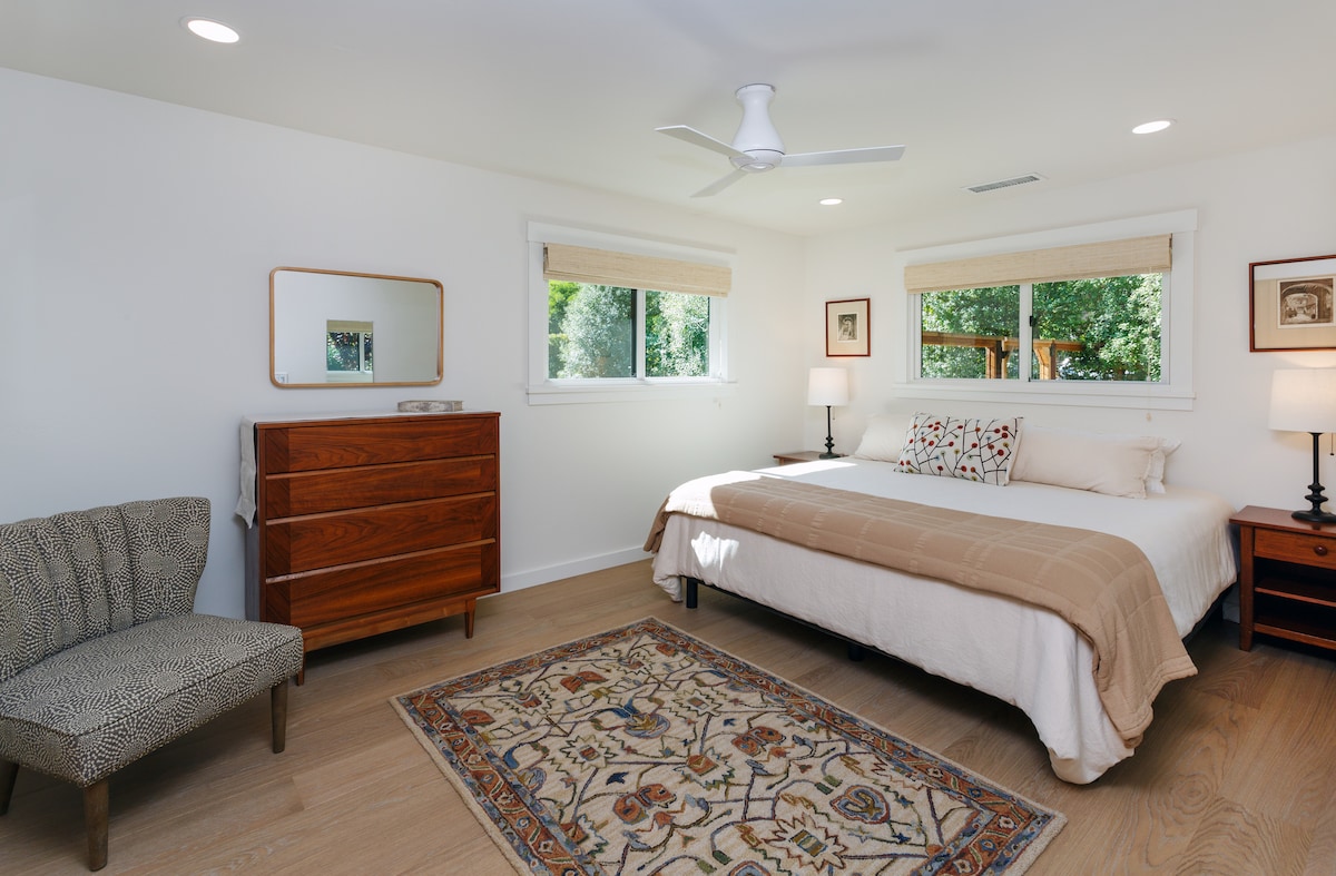 ห้องนอน 1: เตียงคิงไซส์