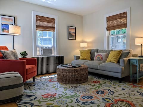 "Always Summer" Walk to Downtown