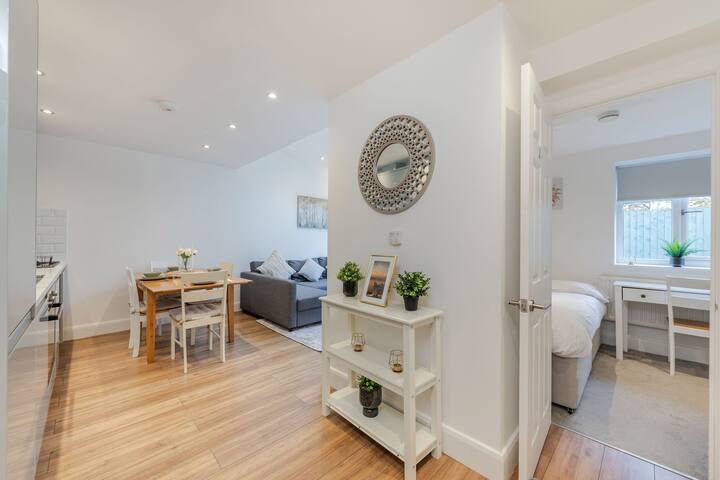 Three-Bedroom Bliss in London gallery image 3