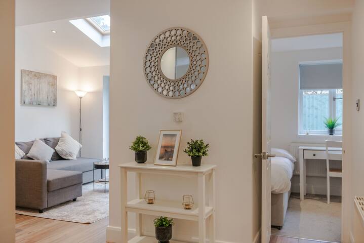 Three-Bedroom Bliss in London gallery image 2