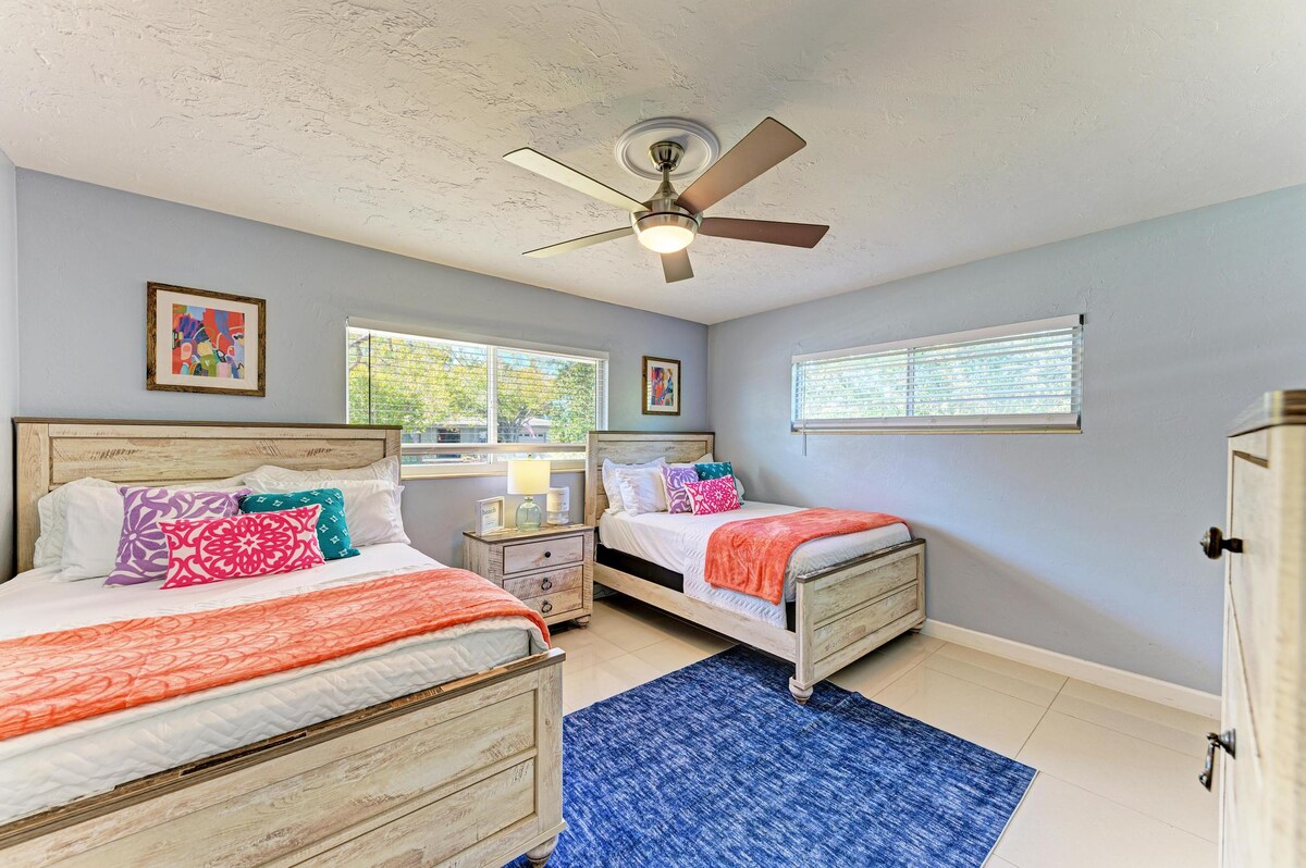 Twee full-size bedden tweepersoonsbedden voor 4 personen of uitspreiden en hebben extra ruimte over een eenpersoonsbed. 