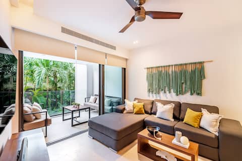 Successful Airbnb property: BestLocationSleeps10@5thAve+Steps2BeachRooftopPool in Playa Del Carmen
