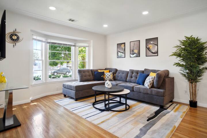 Chic, Cozy House w/ Lush Backyard +Game Room