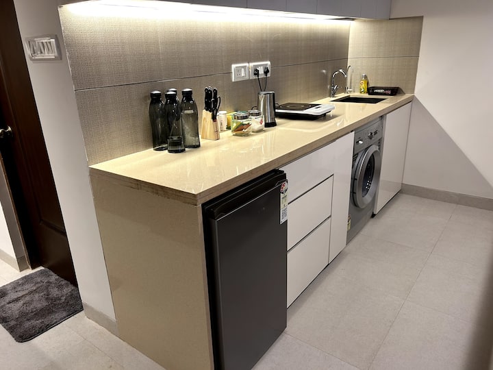 Full kitchen image 2