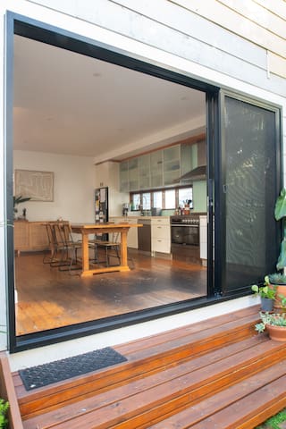 Queensy Corner gallery image 5