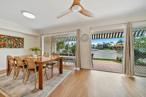 Mooloolaba Waterfront~400m to beach~sleeps 6~A/C