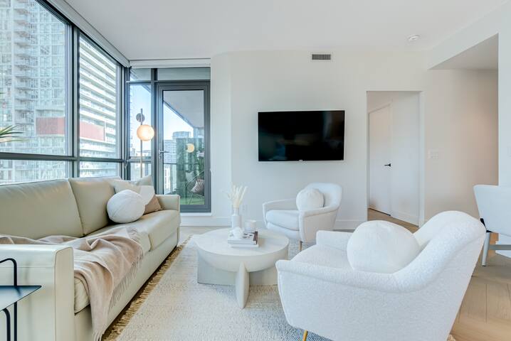 Chic & Spacious 2BR | Sleeps 6 gallery image 5