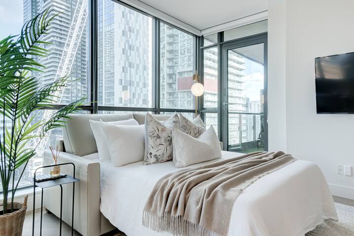 Chic & Spacious 2BR | Sleeps 6 gallery image 3