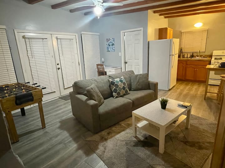 Quiet Guesthouse, Rose Bowl,w/amenities,nonsmoking - Los Angeles, CA