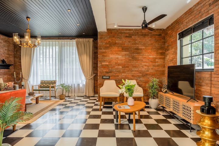 Living room image 5
