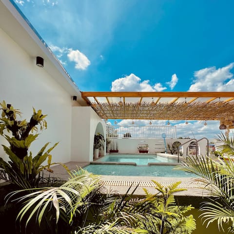 Arko C - Staycation with pool near NLEX Dau Exit