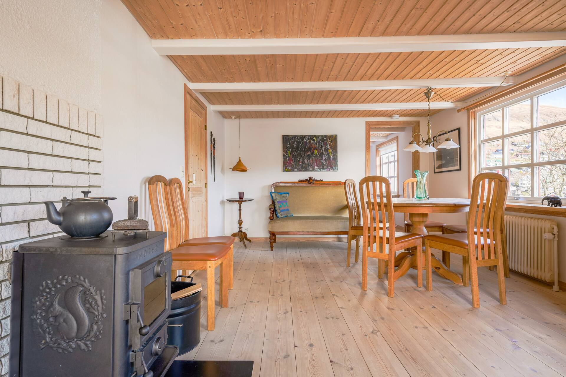 Lovely 4 Bedroom House in Vestmanna — photo 4
